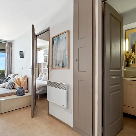Sea Breeze Retreat *
